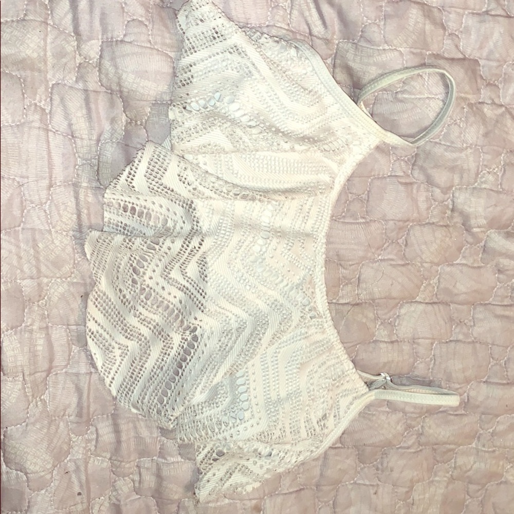 Whit lace bikini top